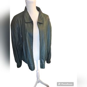 Green Vintage Leather Bomber Jacket Size 44 4 pockets Great Condition